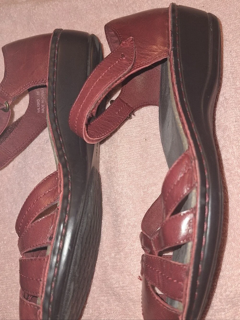 Aravon Women’s Burgundy Red Leather Mary Jane Flats 8